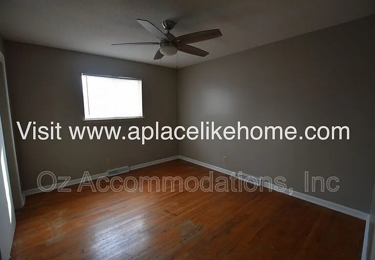 1606 N 63rd Pl — Photo 8