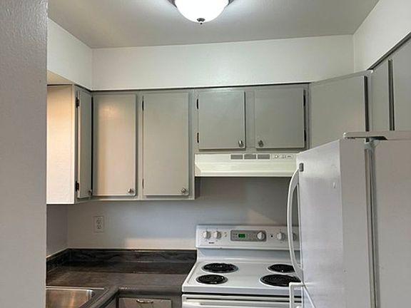 2nd image of 4519 Cannon Ave #5