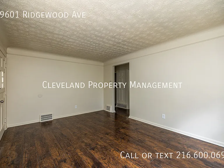 19601 Ridgewood Ave — Photo 20