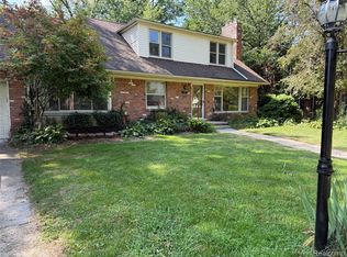 18141 Sunnybrook Ave, Lathrup Village, MI 48076