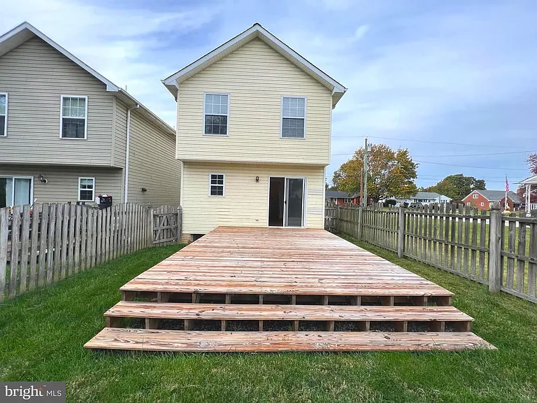 513 Willow Ave — Photo 26