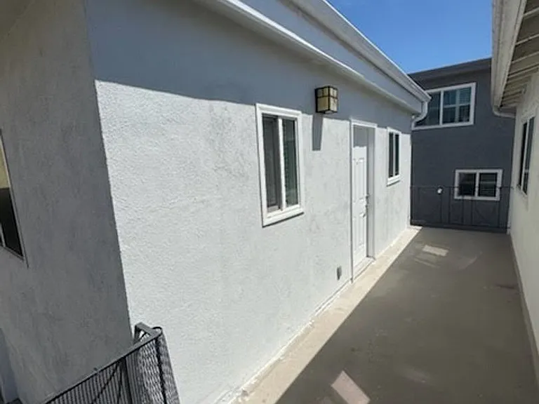 1160 Manhattan Beach Blvd — Photo 11