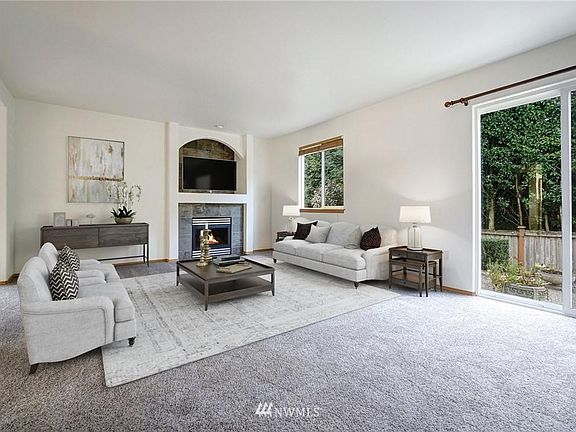 5th image of 15018 16th Ave W