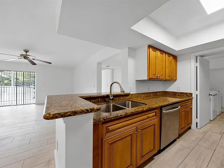 5760 Rock Island Rd #321 — Photo 10