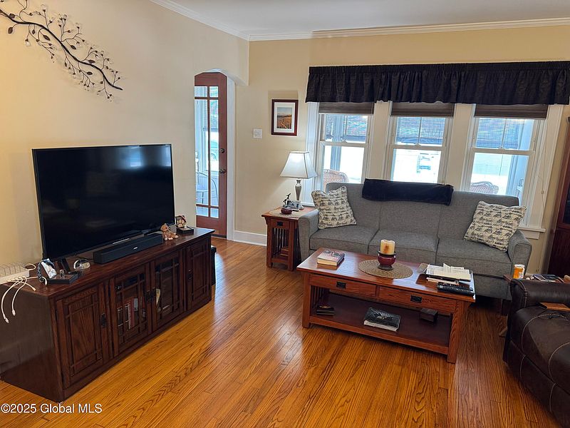 3rd image of 7 Ahl Avenue