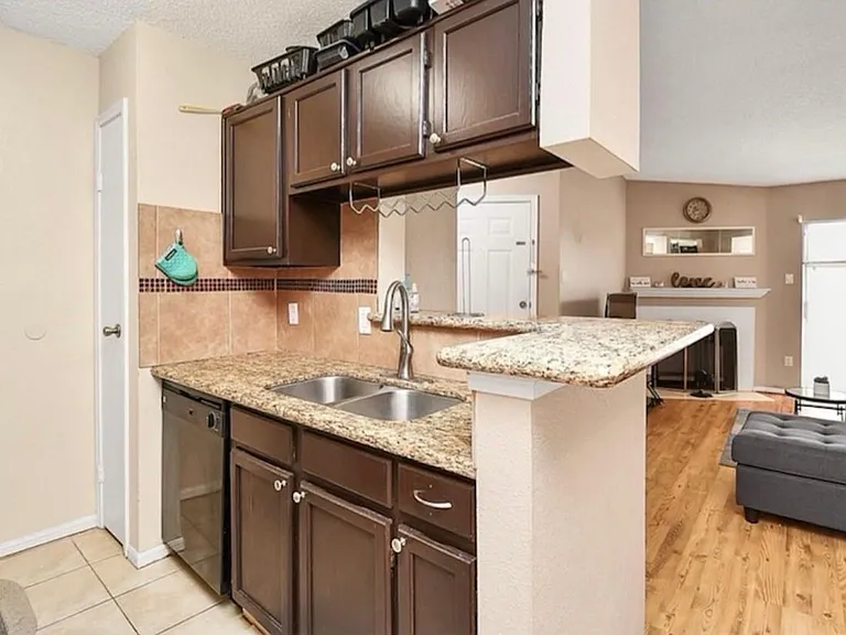 3770 Lovers Wood Ln #606 — Photo 9
