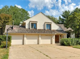3701 Brookview Dr, West Des Moines, IA 50265