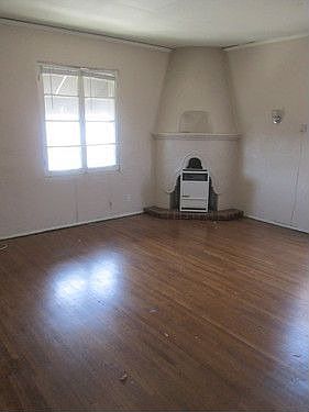 1st image of 1827 E 4th St APT 10