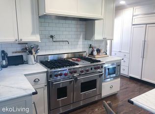 5015 SW Maple Ln, Portland, OR 97221