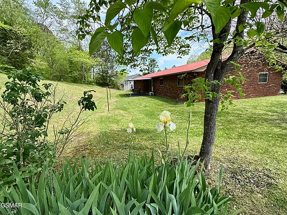 4th image of 827 Murphy Rd