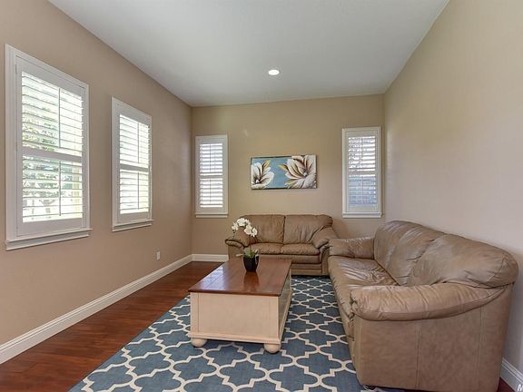5th image of 313 Cobble Rock Ct