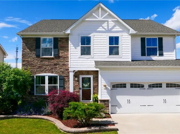 60 Samantha Dr, Aurora, OH 44202