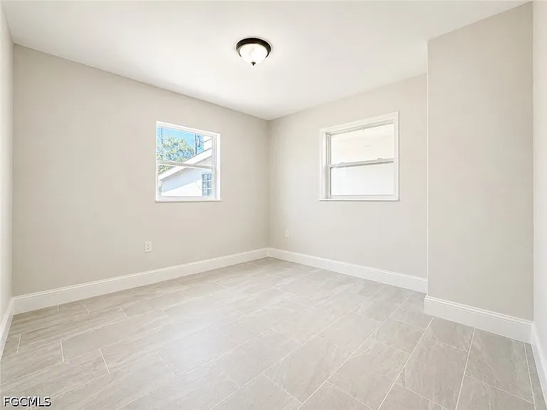 4426 Poinsettia St — Photo 11