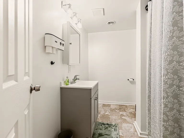 131 York St #1 — Photo 8