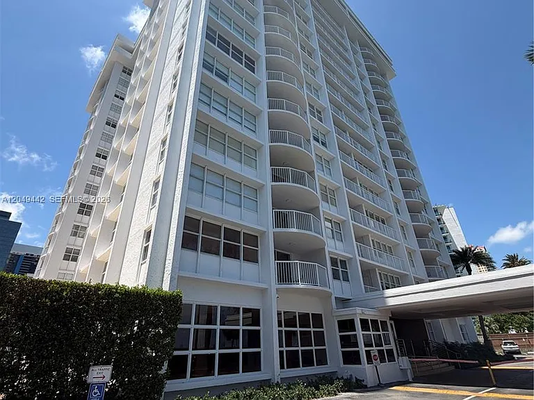 1420 Brickell Bay Dr #1005C — Photo 1