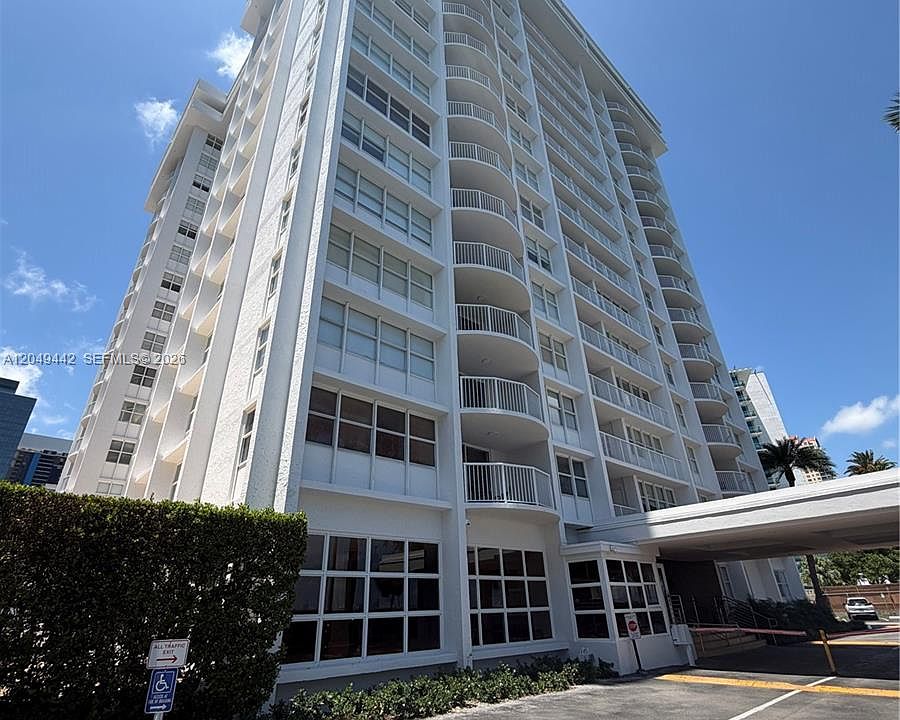 1st image of 1420 Brickell Bay Dr APT 1005C