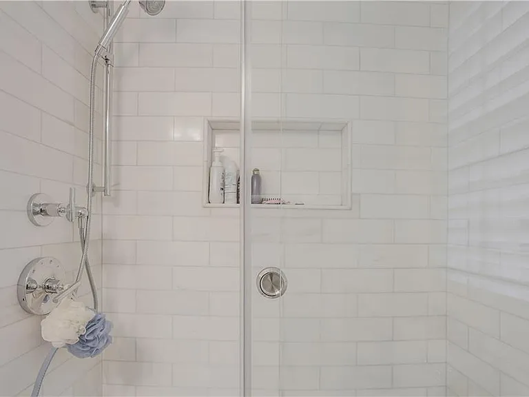 115 Peachtree Memorial Dr NW #C2 — Photo 18