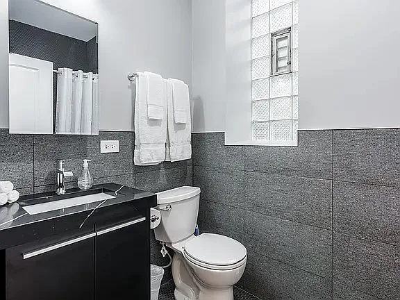1509 N Sedgwick St #3 — Photo 5