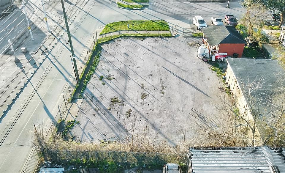 1st image of 5701 Harrisburg Blvd