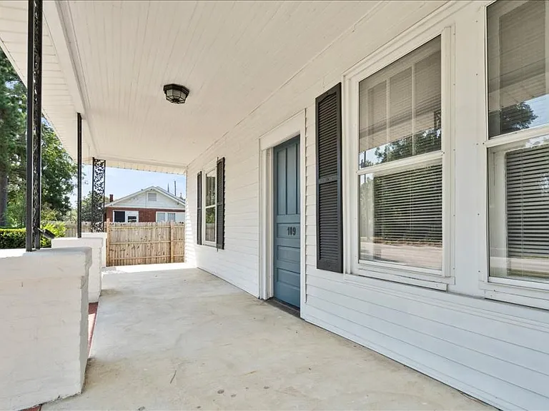 109 Winston St — Photo 3