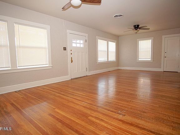 4th image of 2306 Grant Ave