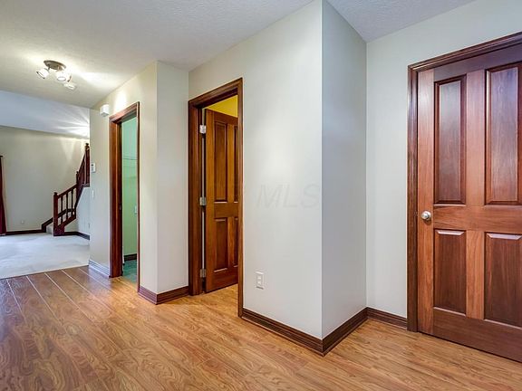 3rd image of 5872 Winebrook Dr