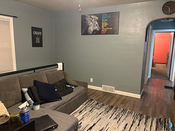 4th image of 1605 W 9th St