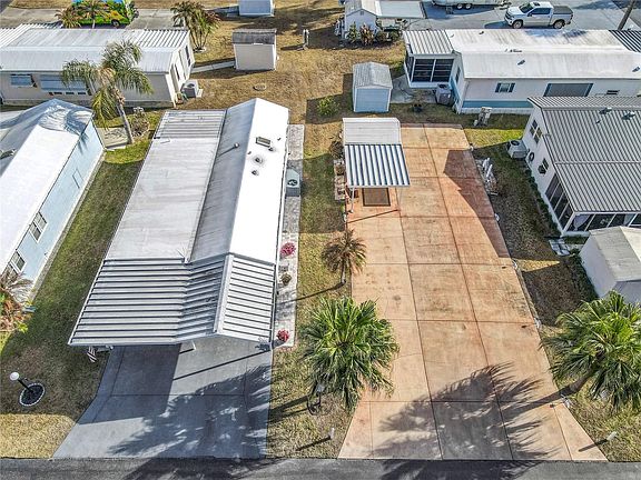 3rd image of 450 Pine Loop