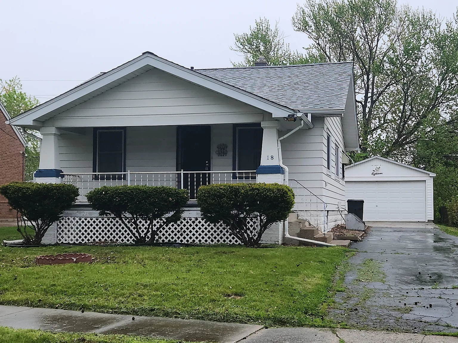 18 East Dr photo 1