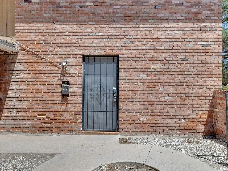 10537 Gran Cima Ln #D — Photo 2
