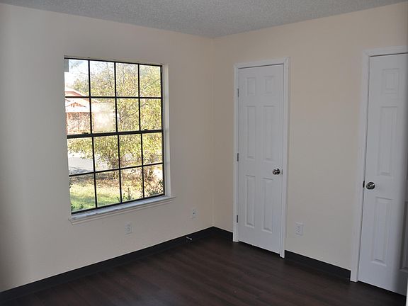 4th image of 1411 Atterbury Ln