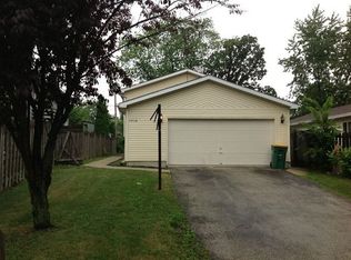 1510 Walnut Dr, Round Lake Beach, IL