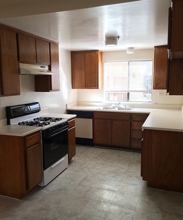 1st image of 2480 Montrose Ave APT 3