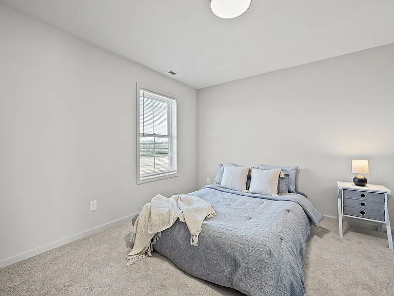 710 Sivley Rd — Photo 22