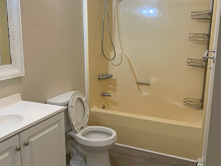 16 Beth Pl — Photo 11