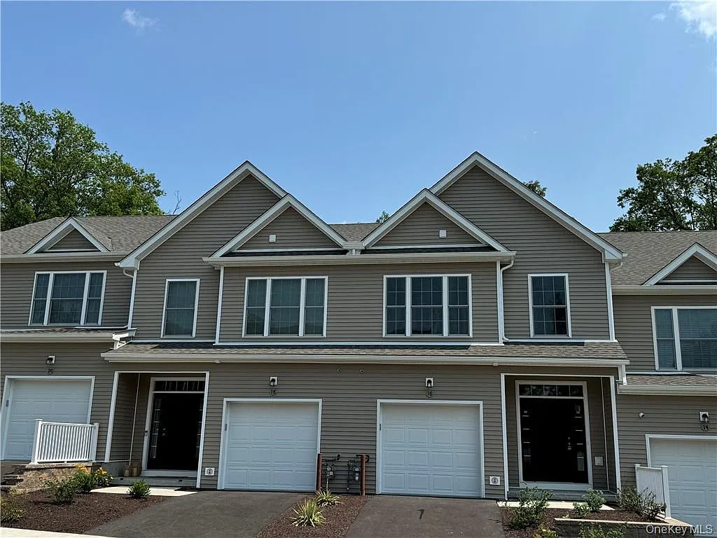 3 bed, 2.5 bath, 1782 sqft, $3,000 — Photo 1