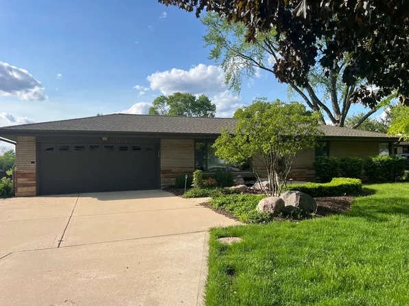 23812 W McClintock Rd, Channahon, IL 60410