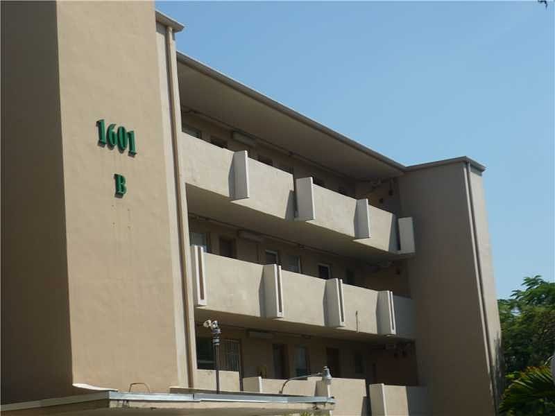 1st image of 1601 NE 191st St #B404