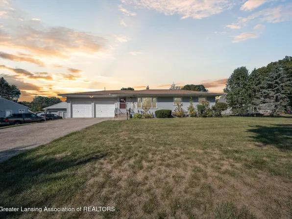 261 Hershey Blvd, Waterford, MI 48327