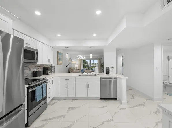 6936 Huntington Ln APT 302, Delray Beach, FL 33446