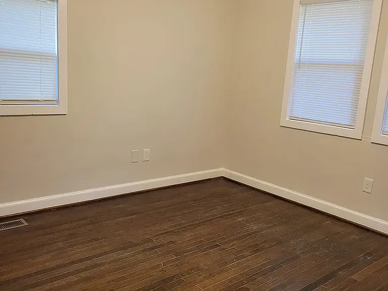 510 Hilderbrand Dr — Photo 13