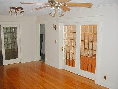 Large Dining room - bonus room