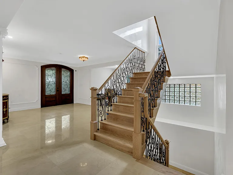 185 82nd St #TOWNHOUSE — Photo 6