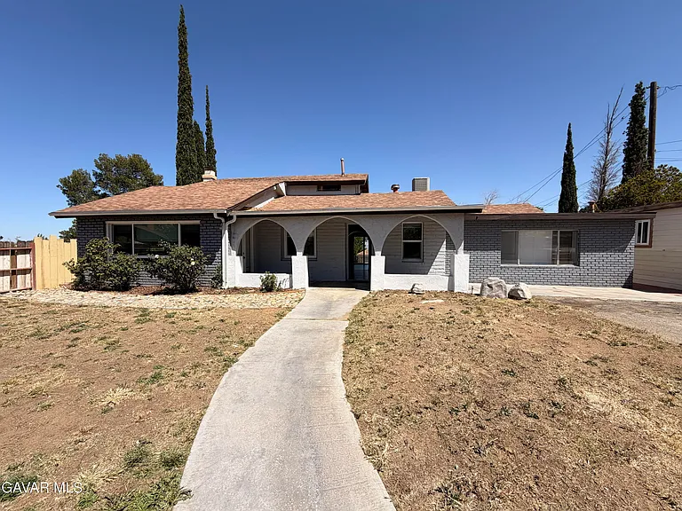 4545 Columbia Way — Photo 1