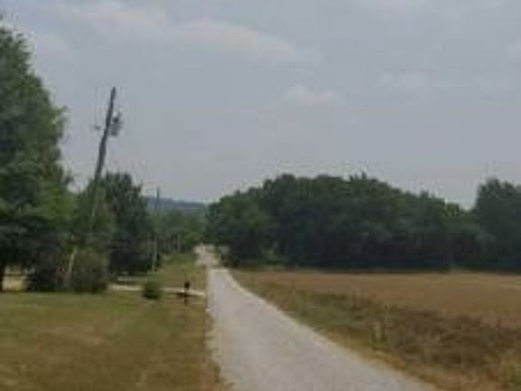 Exterior Neighborhood (street photo)