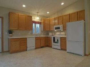 956 8th Ave N, Onalaska, WI 54650