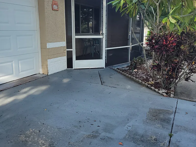 5113 Moog Rd — Photo 28