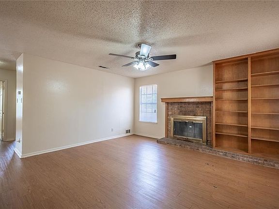 2nd image of 1006 Cushing Dr #A