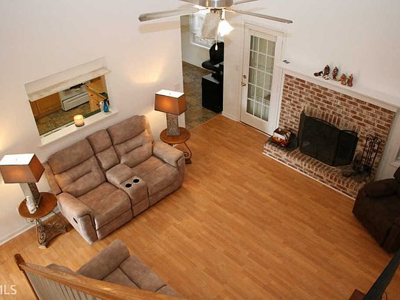 5th image of 395 Berkshire Dr