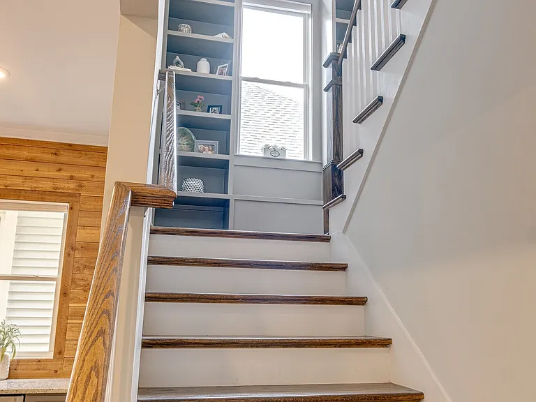 925A Russell St #A — Photo 14